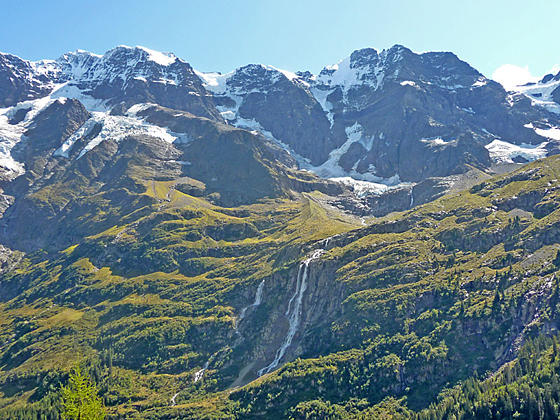 Schmadri Falls and the peaks rising to the southeast